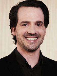 Dr. Sebastian Barnutz